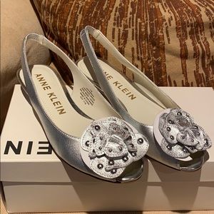Anne Klein Silver Petal Peep Toe Sling Low Heel 7